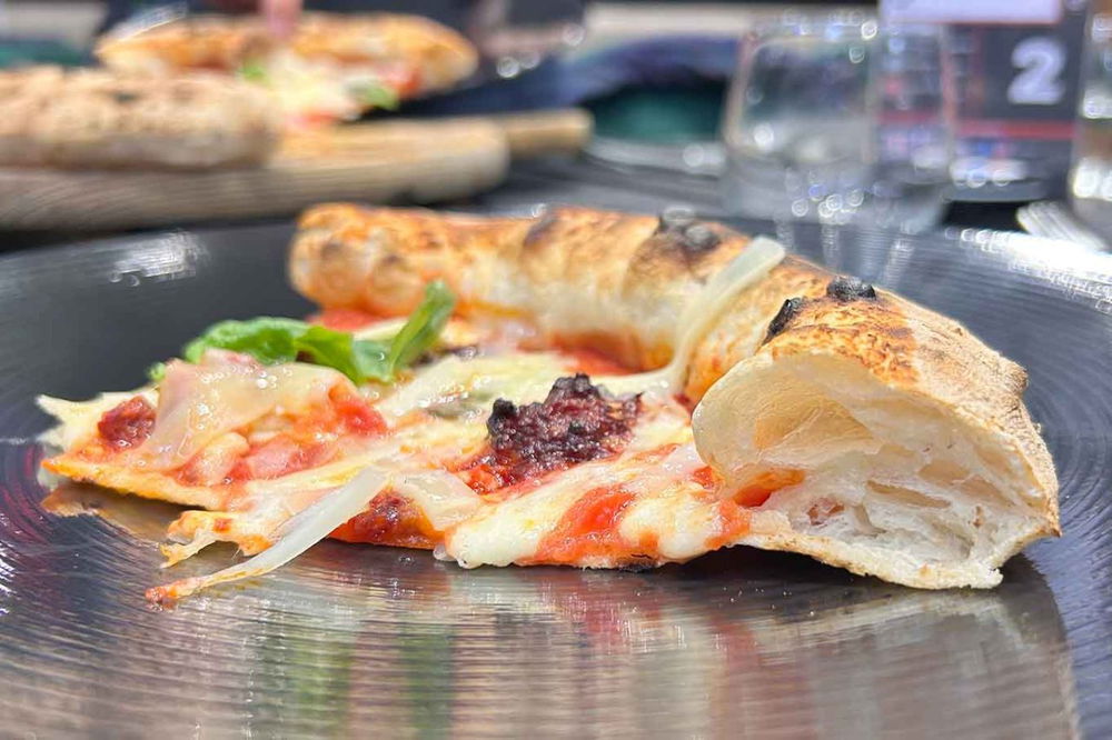 la pizza 'Nduja di Giuseppe Bove nella sfida con Francesco Martucci