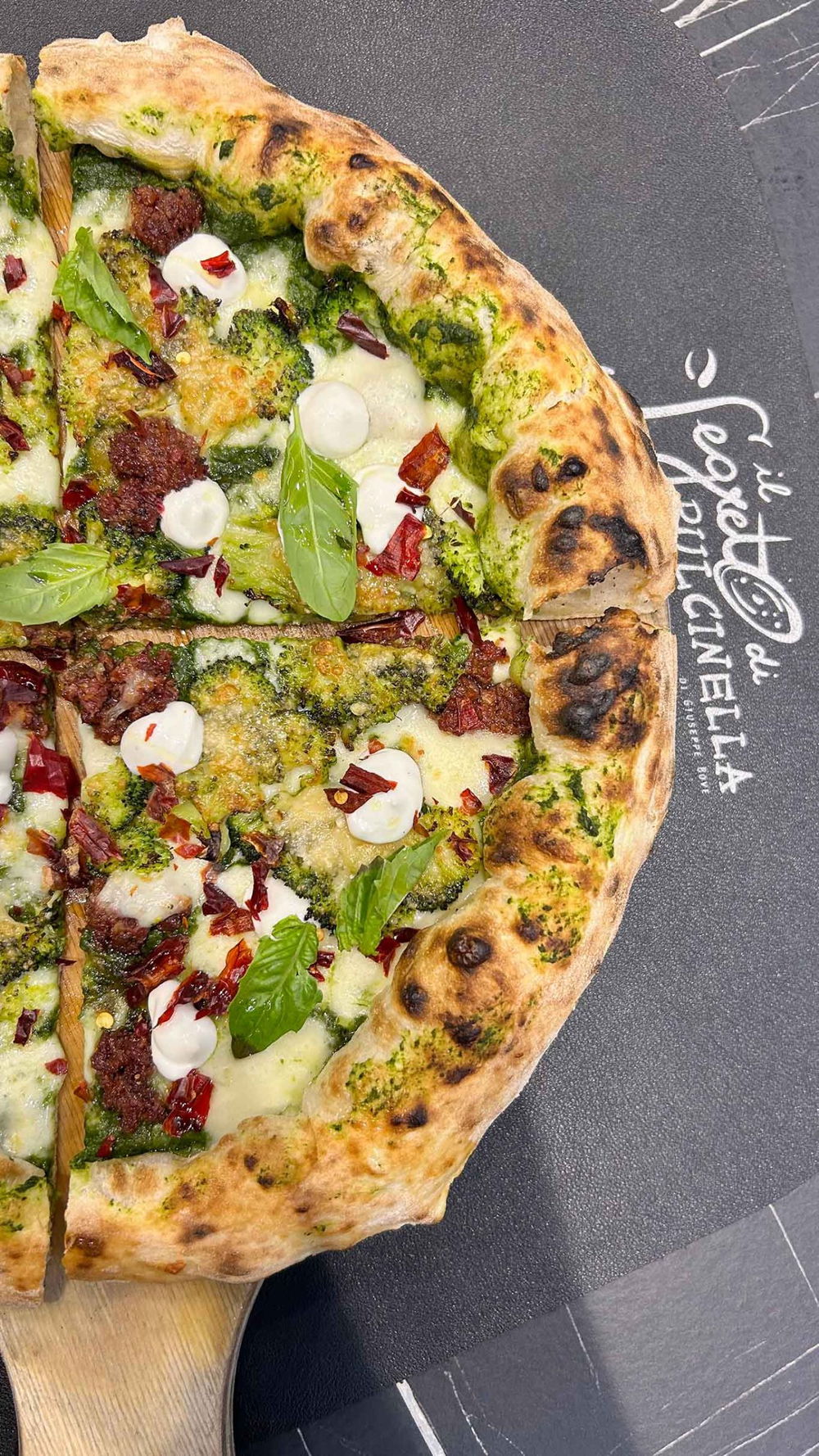 la pizza salsiccia e broccoli di Giuseppe Bove nella sfida con Francesco Martucci