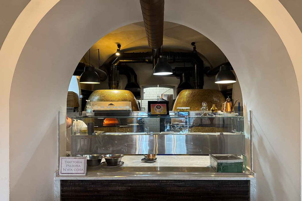 i forni della trattoria pizzeria N'Ata Cosa a Napoli Mergellina