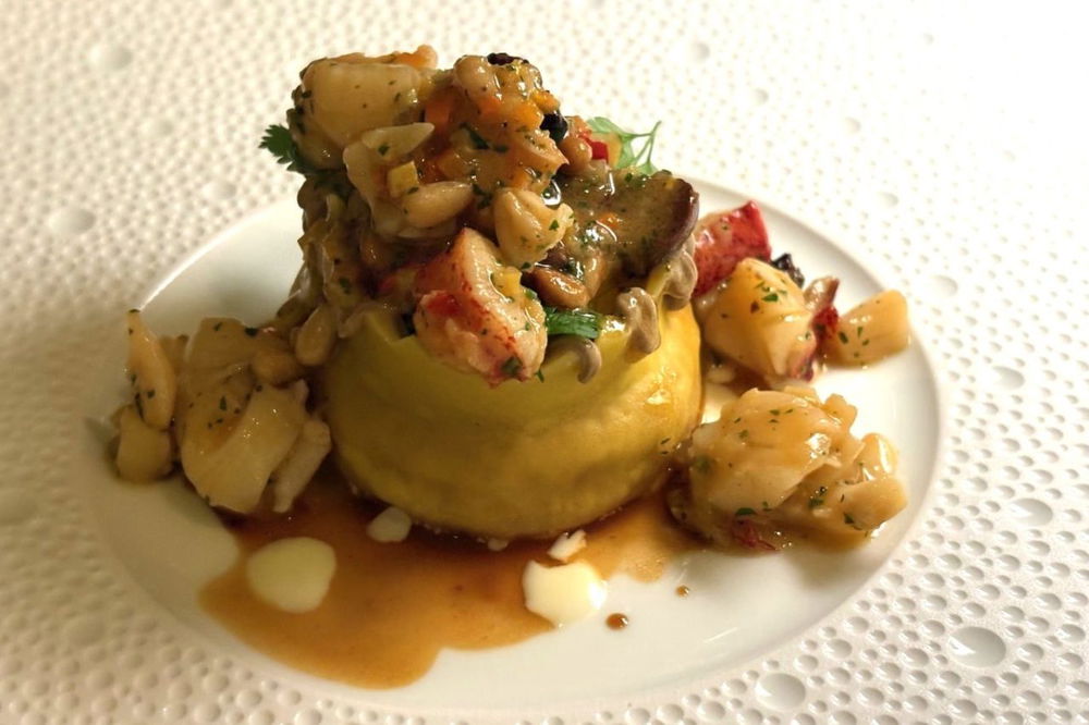 Armani/Ristorante raviolo ragù coniglio