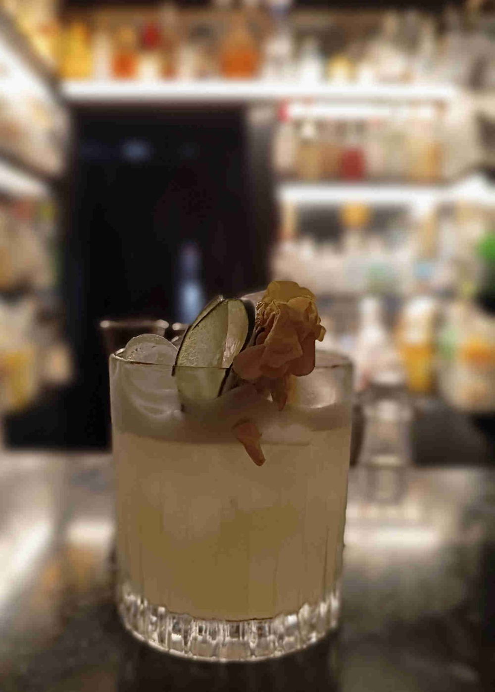 RomAntica Paloma, drink a base mezcal e pompelmo rosa di Cafè Romano Lounge Bar