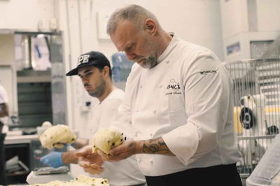 Fornai e pizzaioli che amerete per i panettoni dolci e salati del 2025