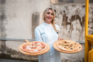 Pizza e pizzaiuolo napoletano: l’omaggio al riconoscimento Unesco