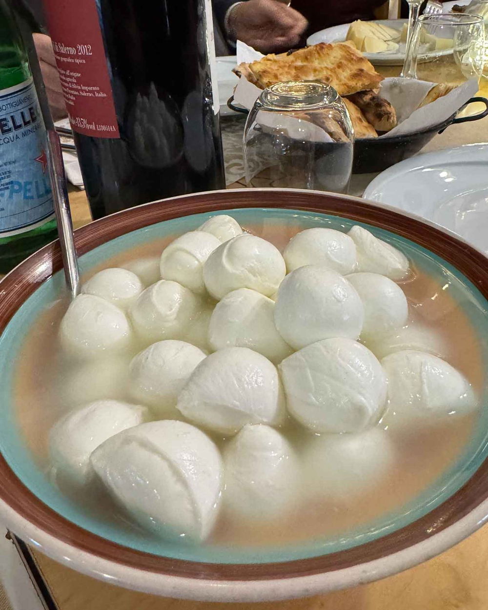 la mozzarella di bufala di Giuseppe Morese da Noschese Bakery a Pontecagnano