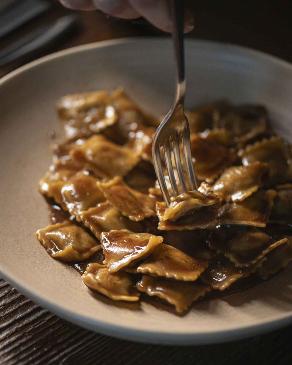 gli agnolotti monferrini dell'osteria Spontaneo a Cella Monte nel Basso Monferrato