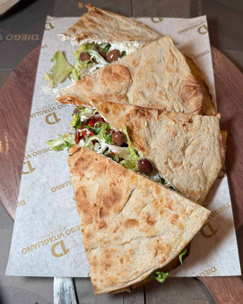 la pizza ricciatella rustichella della pizzeria Diego Vitagliano Roma in via Chiana 