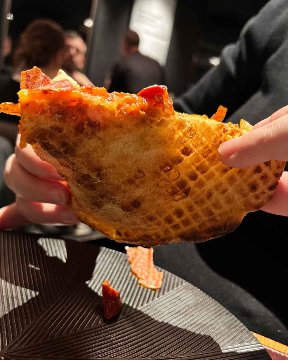 Campionato della Pizza 2025: la cottura della pizza Assoluto di Pomodoro della pizzeria I Masanielli di Francesco Martucci a Caserta