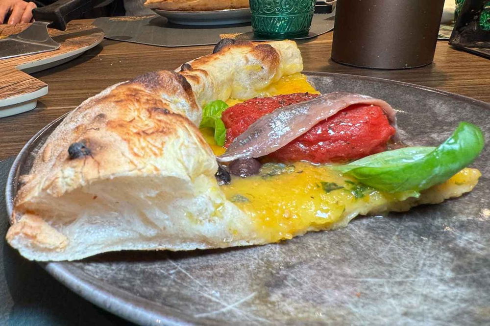 la pizza Ammiraglia di Sasà Martucci alla Finale del Campionato della Pizza 2025