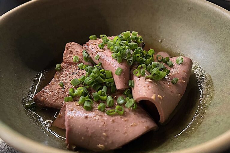 Brace Pura a Torino: com’è la cucina brutalista di Marcello Trentini