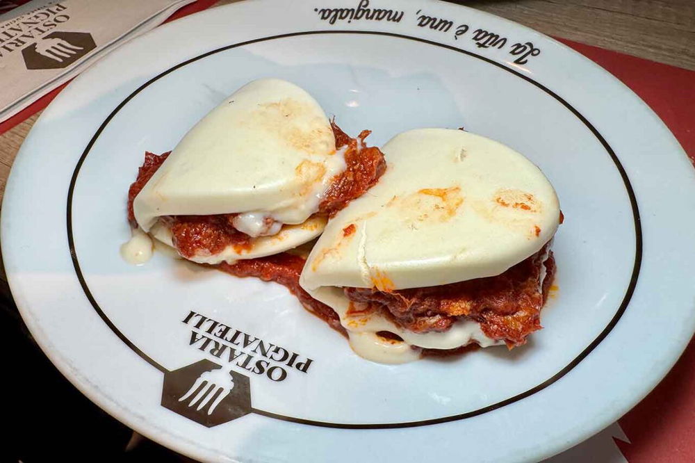 il bao partenpeo dell'Ostaria Pignatelli alla Riviera di Chiaia a Napoli