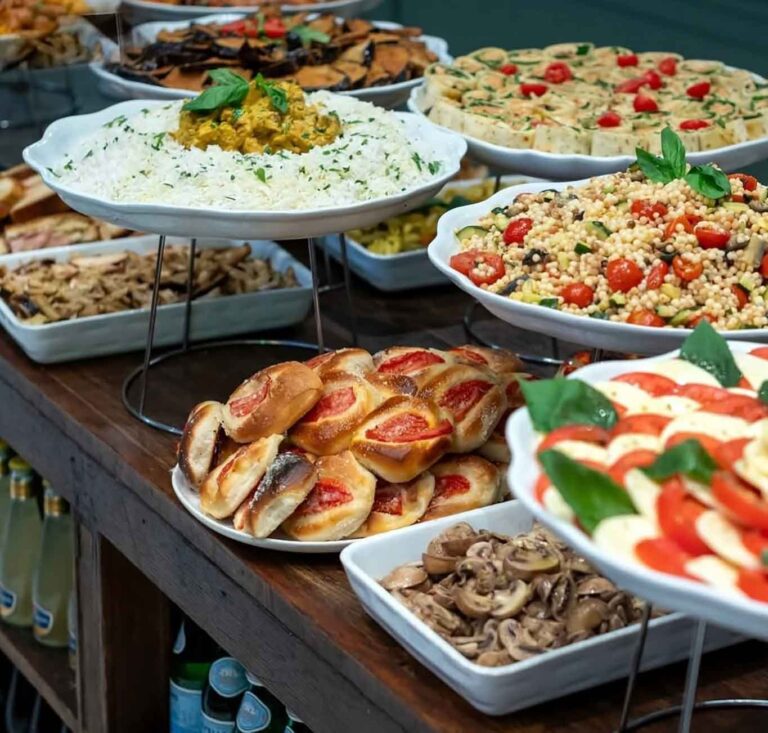 Ravizza 1871 a Milano, locale aperto da colazione a dopo cena