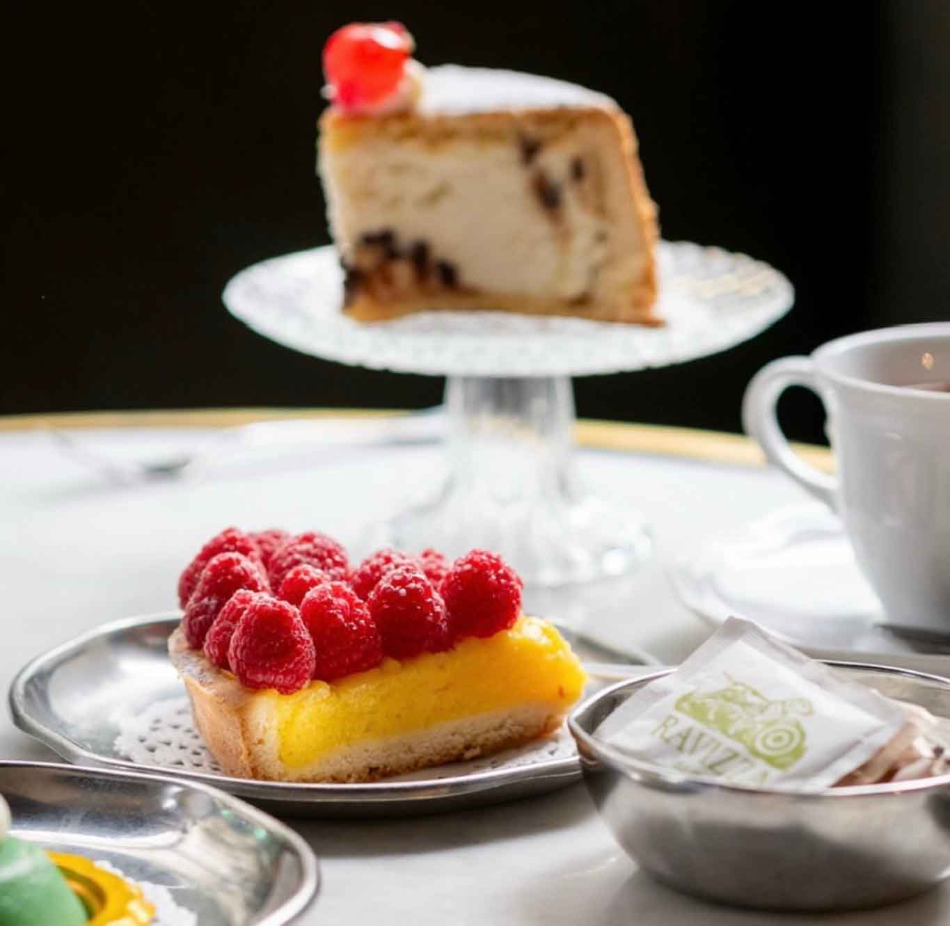 Ravizza 1871 a Milano, locale aperto da colazione a dopo cena