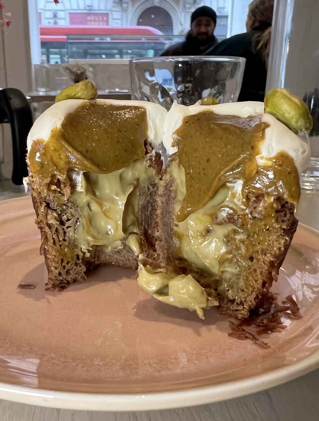lievitato al pistacchio di Slow bakery caffè specialty a Roma