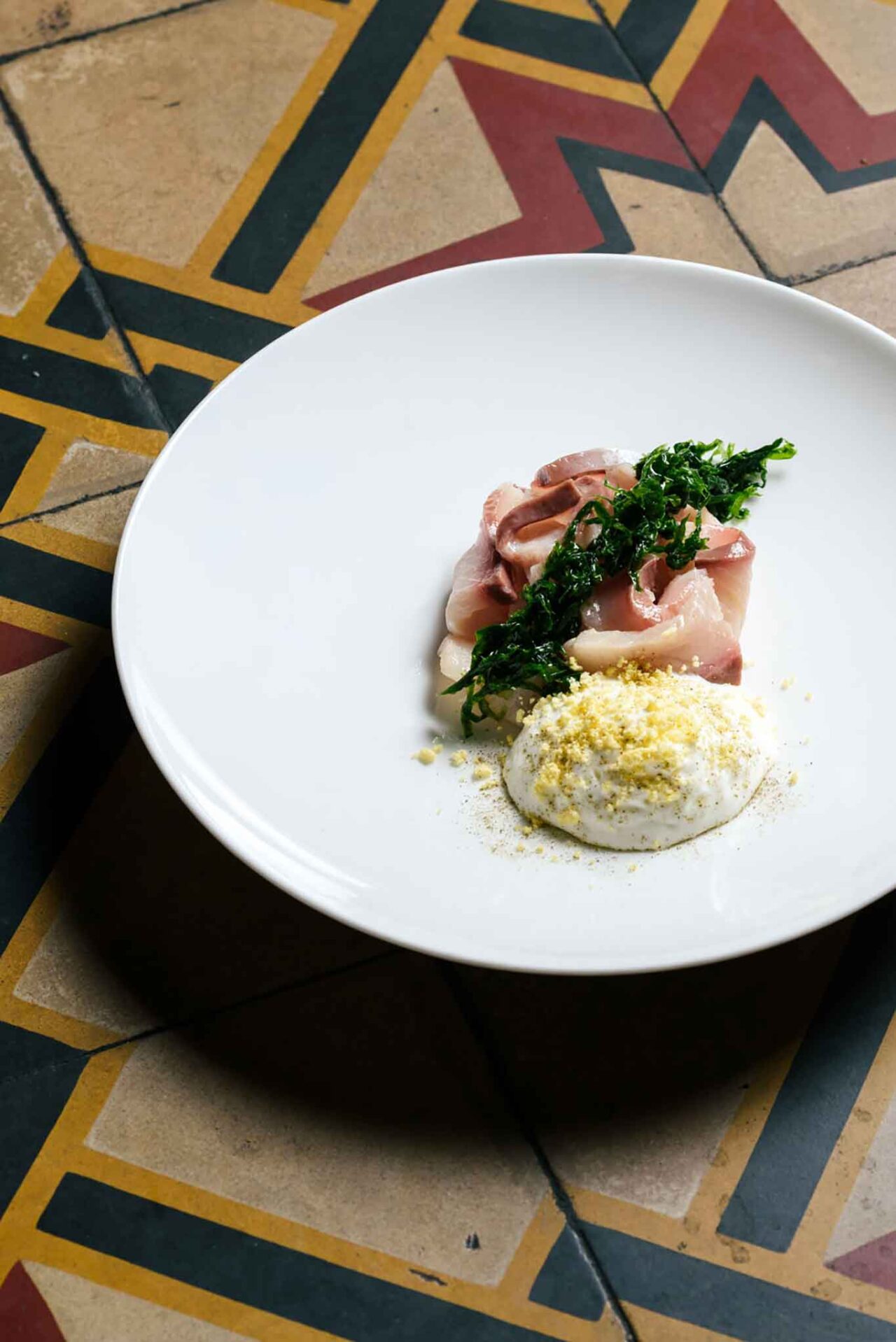 il sashimi di ricciola del bistrot Uzeta a Catania