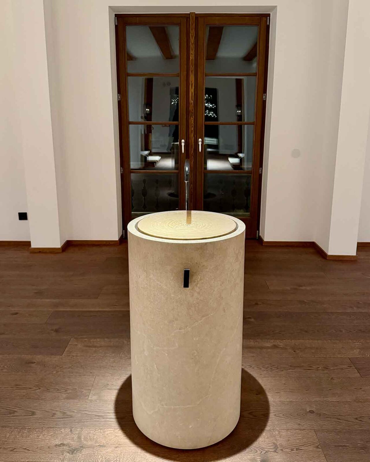 la fontana dell'Hotel Forestis Dolomites a Bressanone