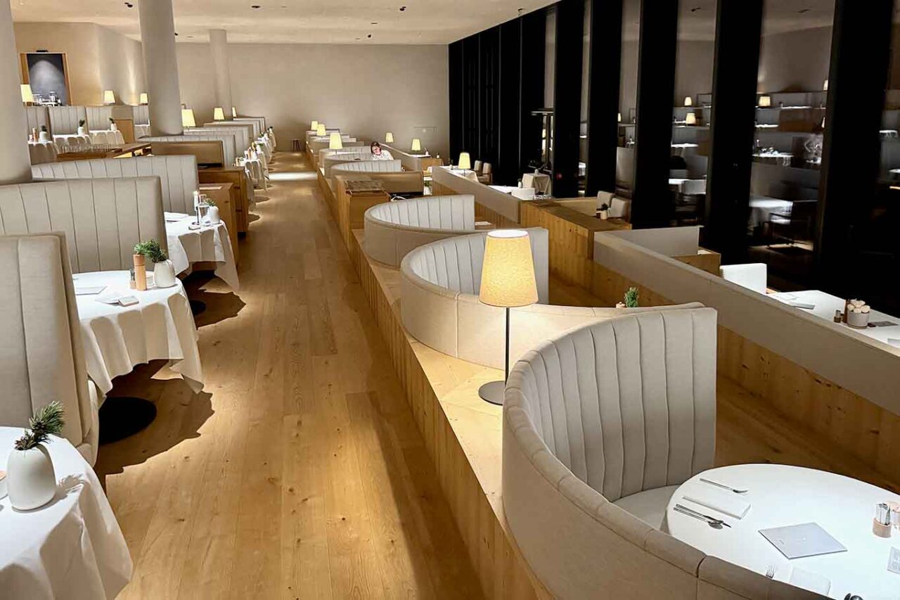 il ristorante dell'Hotel Forestis Dolomites a Bressanone che ha anche lo Yera