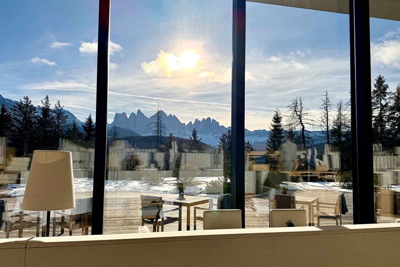 la terrazza dell'Hotel Forestis Dolomites a Bressanone