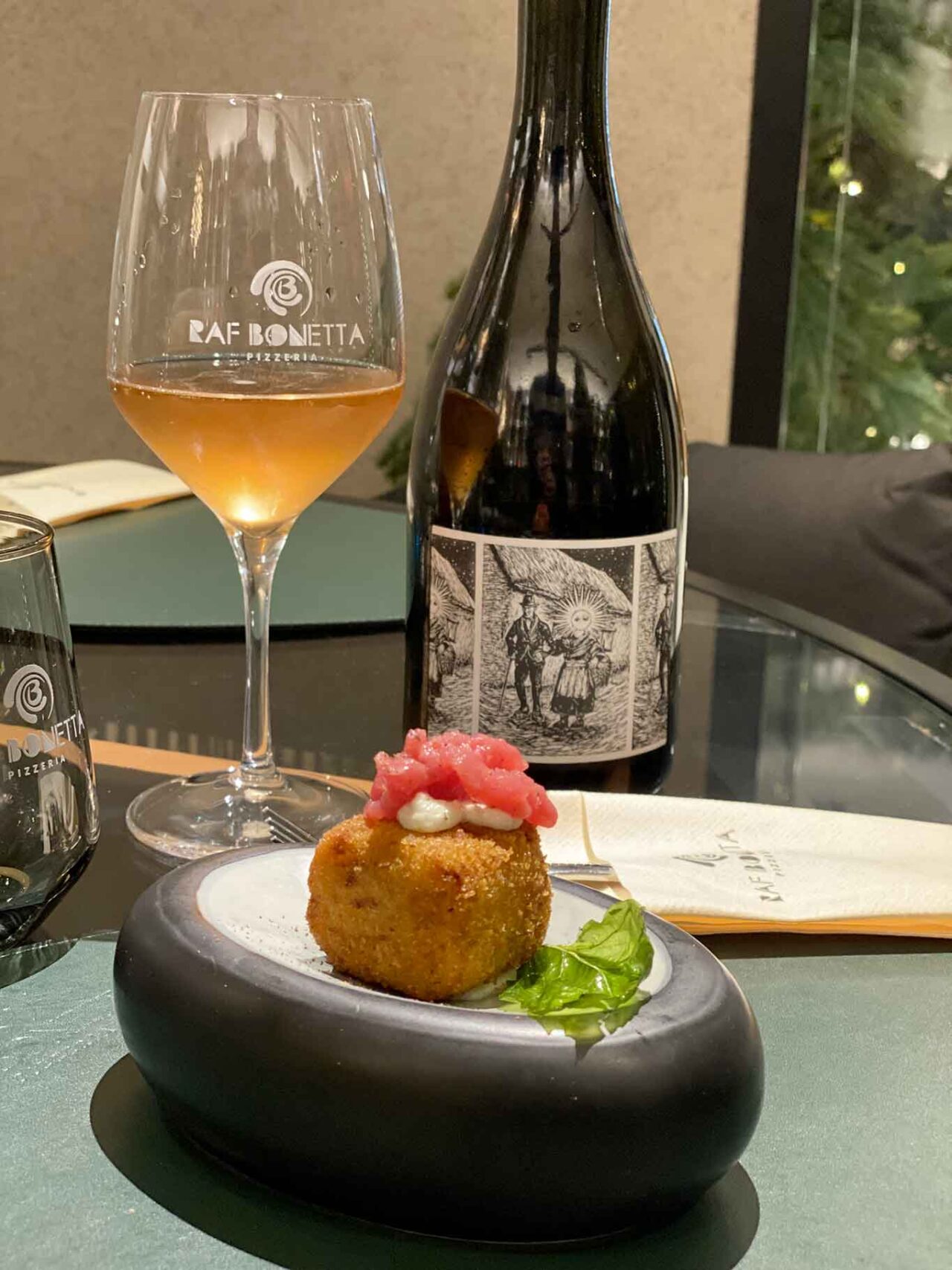 la frittatina della pizzeria Raf Bonetta al Vomero a Napoli