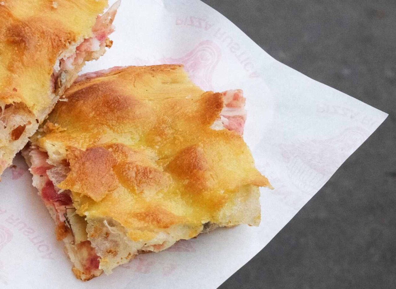 la pizza baciata della pizzeria Pantera a Milano