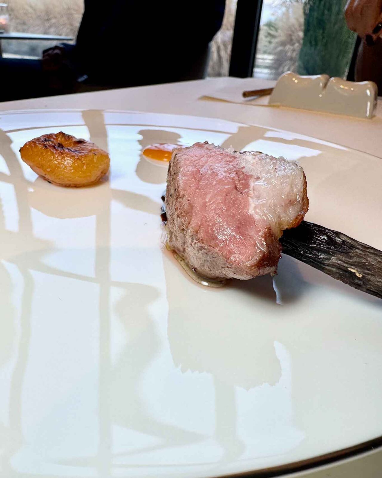 agnello steccato al ristorante Zunica 1880 a Villa Corallo a Sant'Omero in Abruzzo