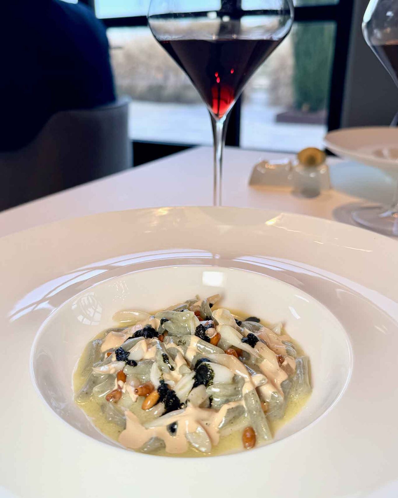 gnocchetti, cannolicchi e pinoli del ristorante Zunica 1880 a Villa Corallo a Sant'Omero in Abruzzo