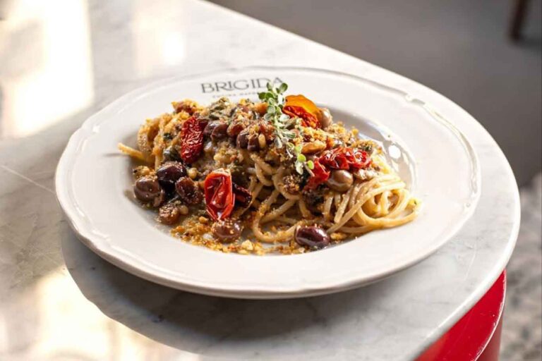 Spaghetti alla gravunaro, la ricetta di Brigida osteria a Napoli