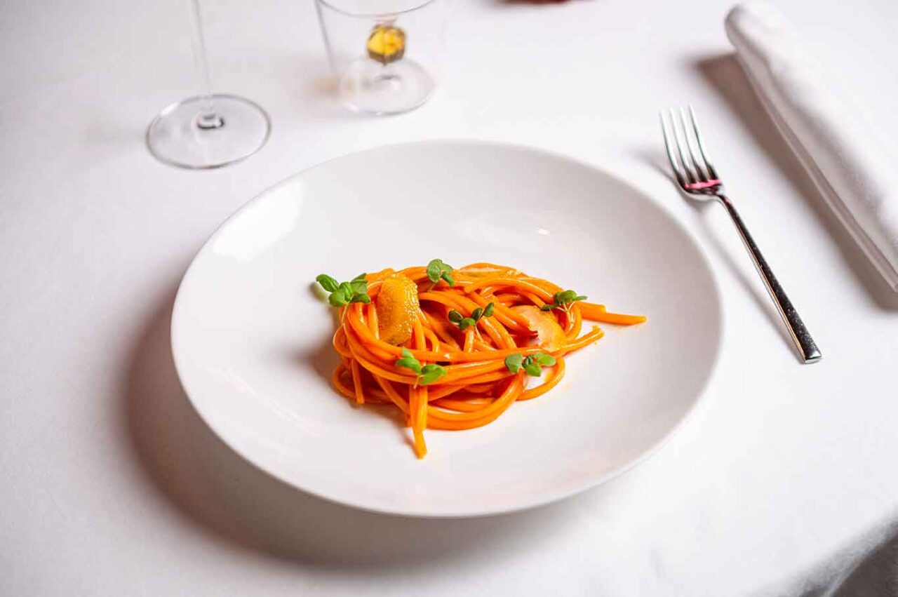 Lo Spaghettone Innamorato con peperoni e pomodori