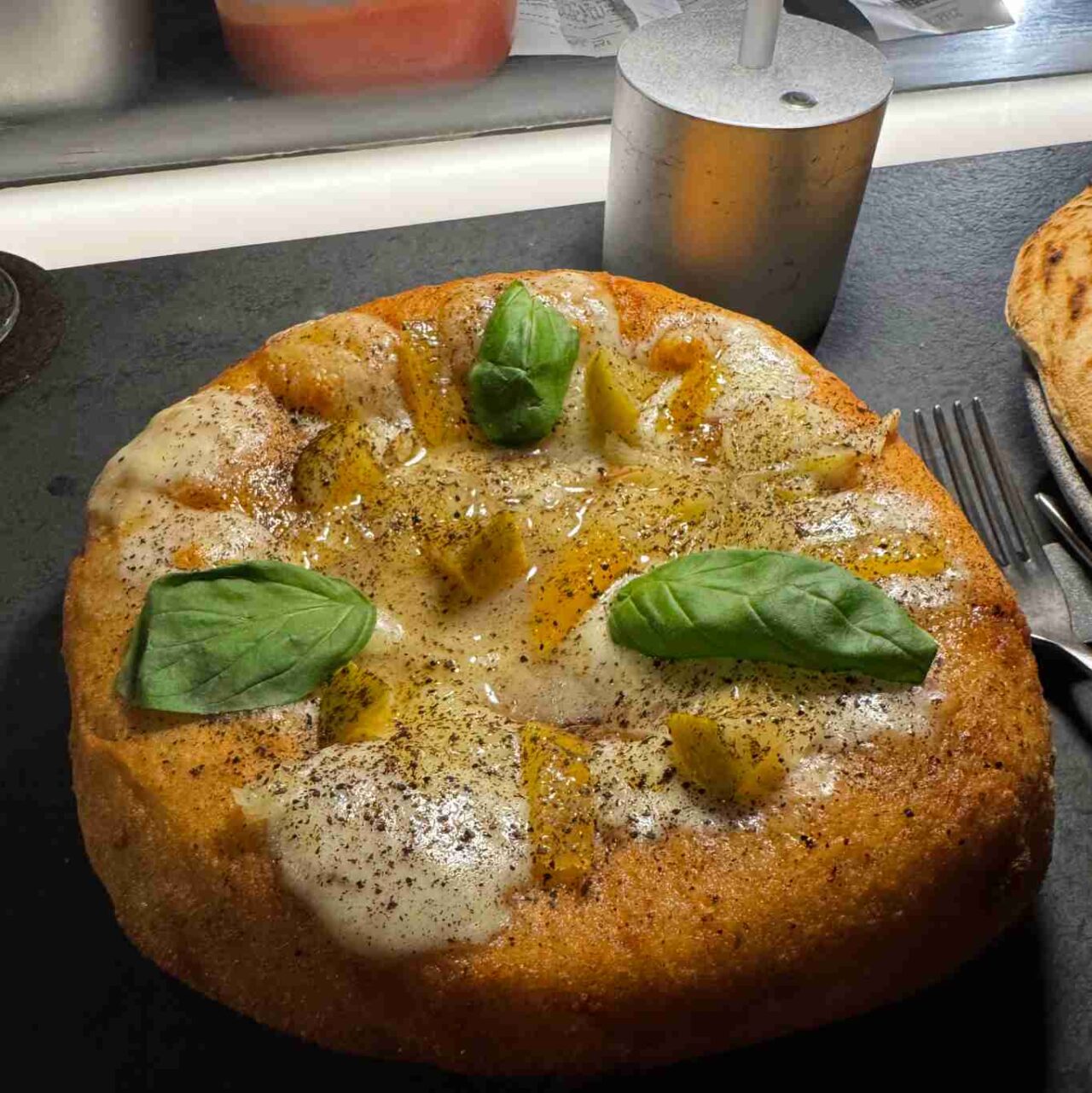 ultra milano pizzeria pizza fritta limone