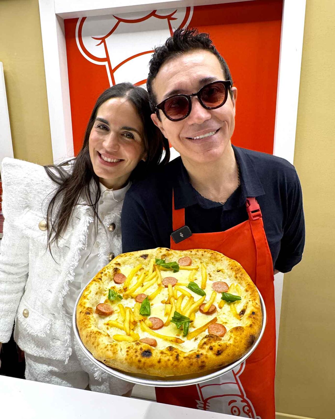 la pizza würstel e patatine di Gino Sorbillo POP Pizza a Milano