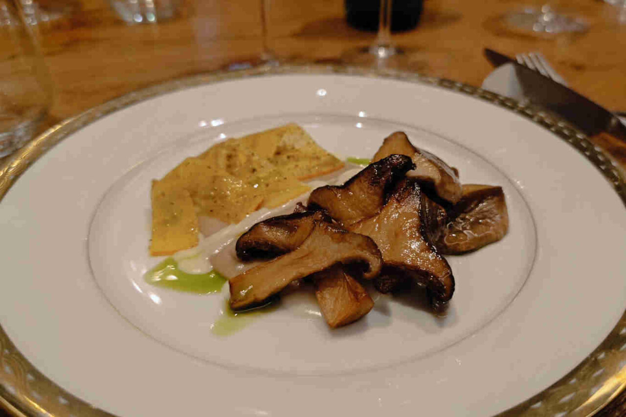 Cardoncello piastrato con crema alla castagna e cachi di Giulia Urban Retreat