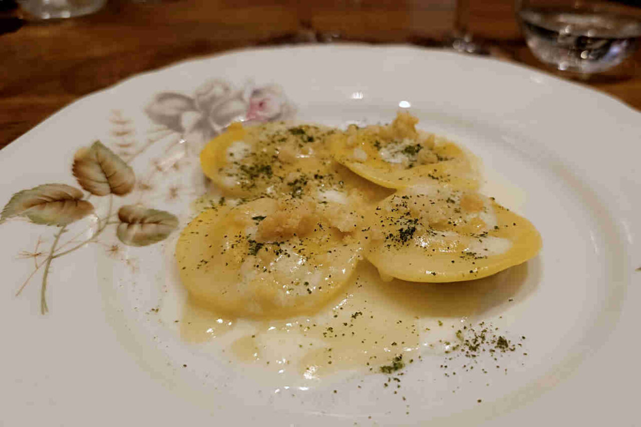 La pasta patate e provola in tortello di Giulia Urban Retreat
