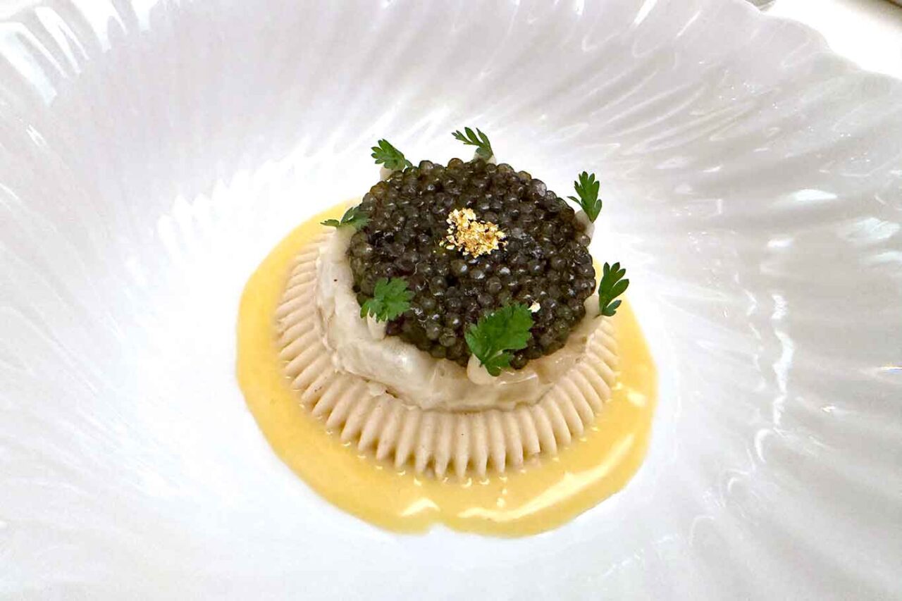 la capasanta con il caviale al ristorante Iris a Verona