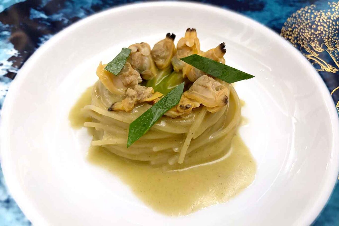 gli spaghettini con le vongole al ristorante Iris a Verona