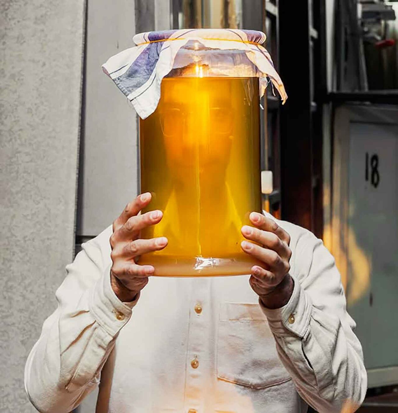 Jason Ignacio White che accusa il Noma