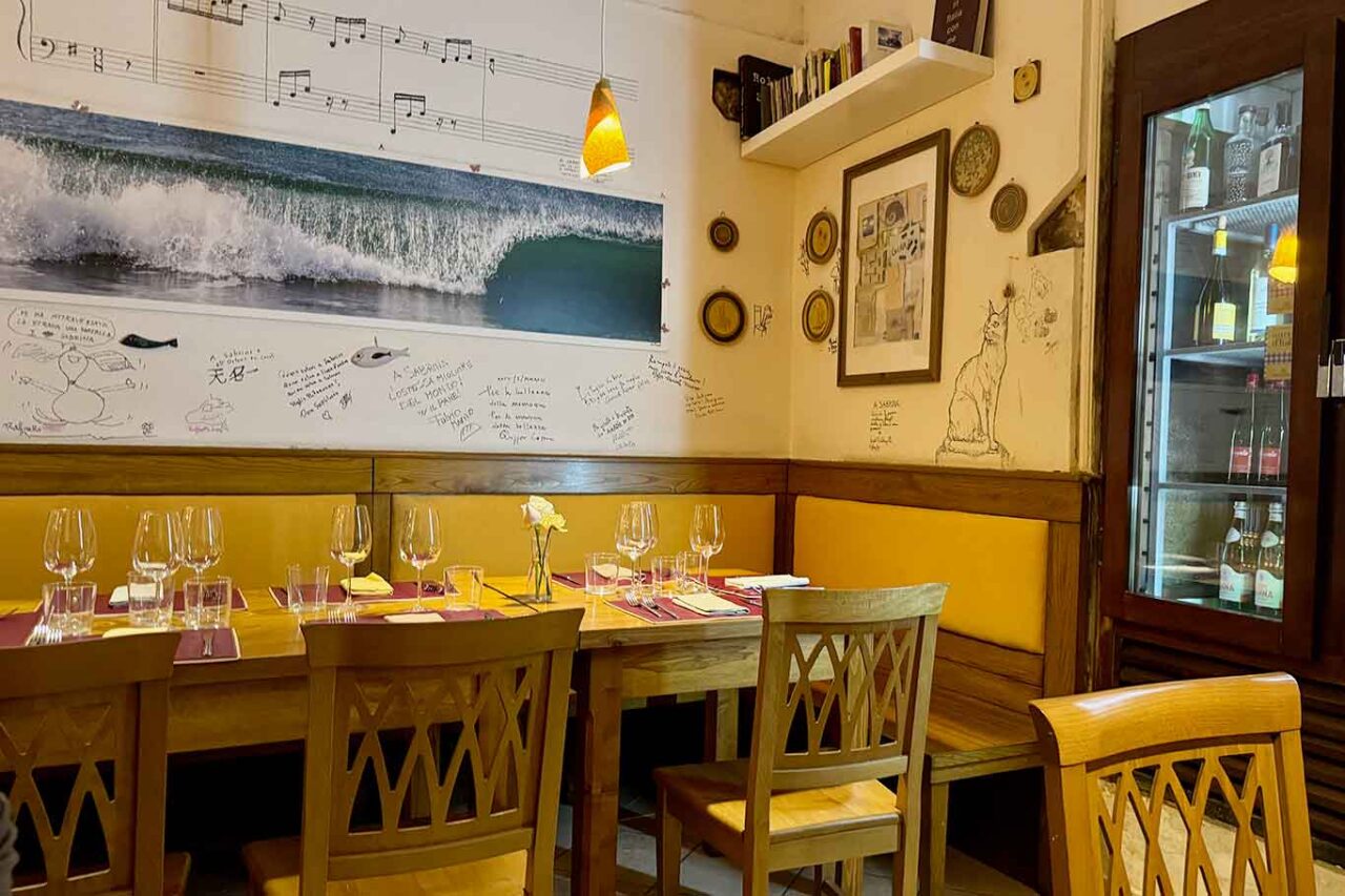 la sala dell'Osteria Canali al centro di Salerno