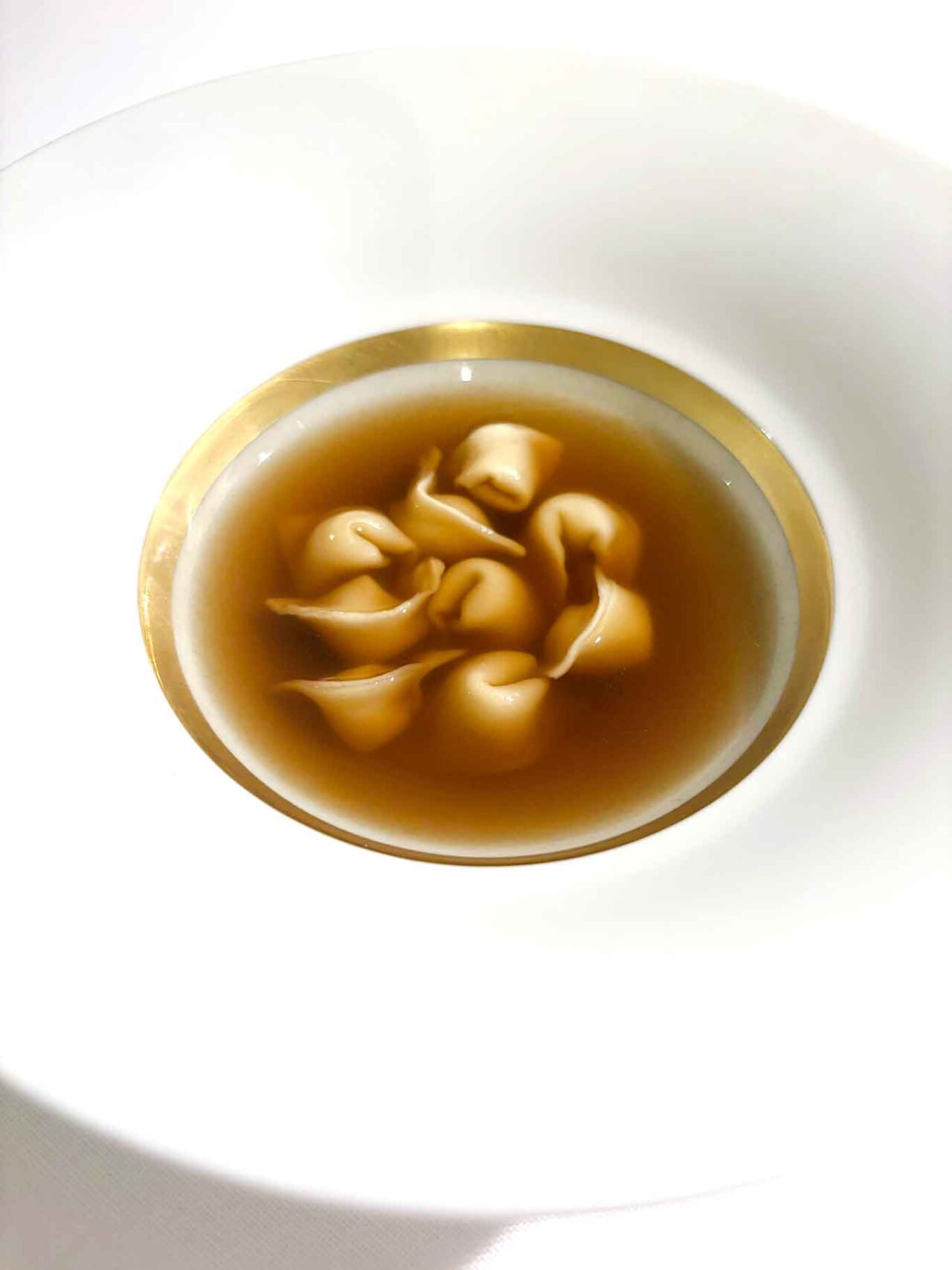 i ravioli di mandorla del Ristorante Reale di Niko Romito a Castel di Sangro