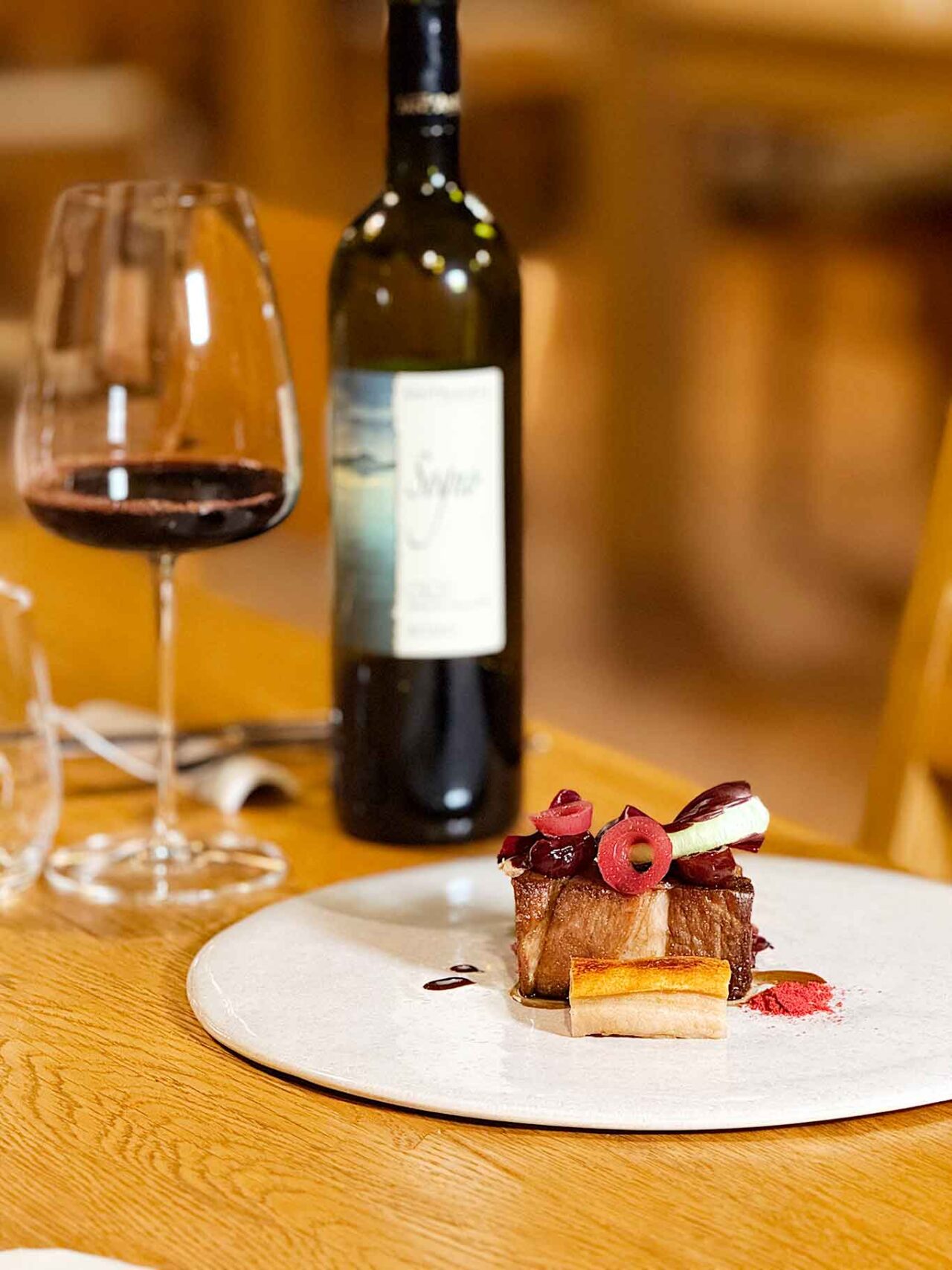 Maiale “fondente”, visciole, radicchio e cipolla in agrodolce a San Valentino 2026