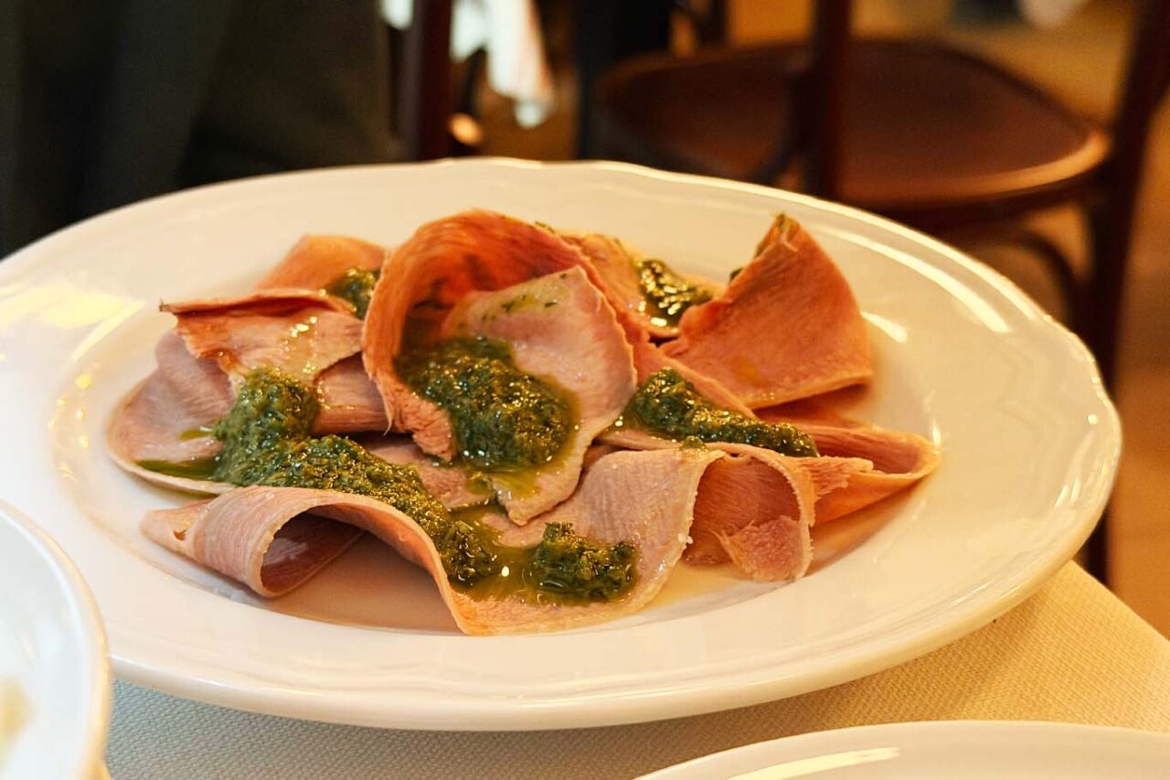 La lingua salmistrata della Trattoria Bela Tusa a Milano