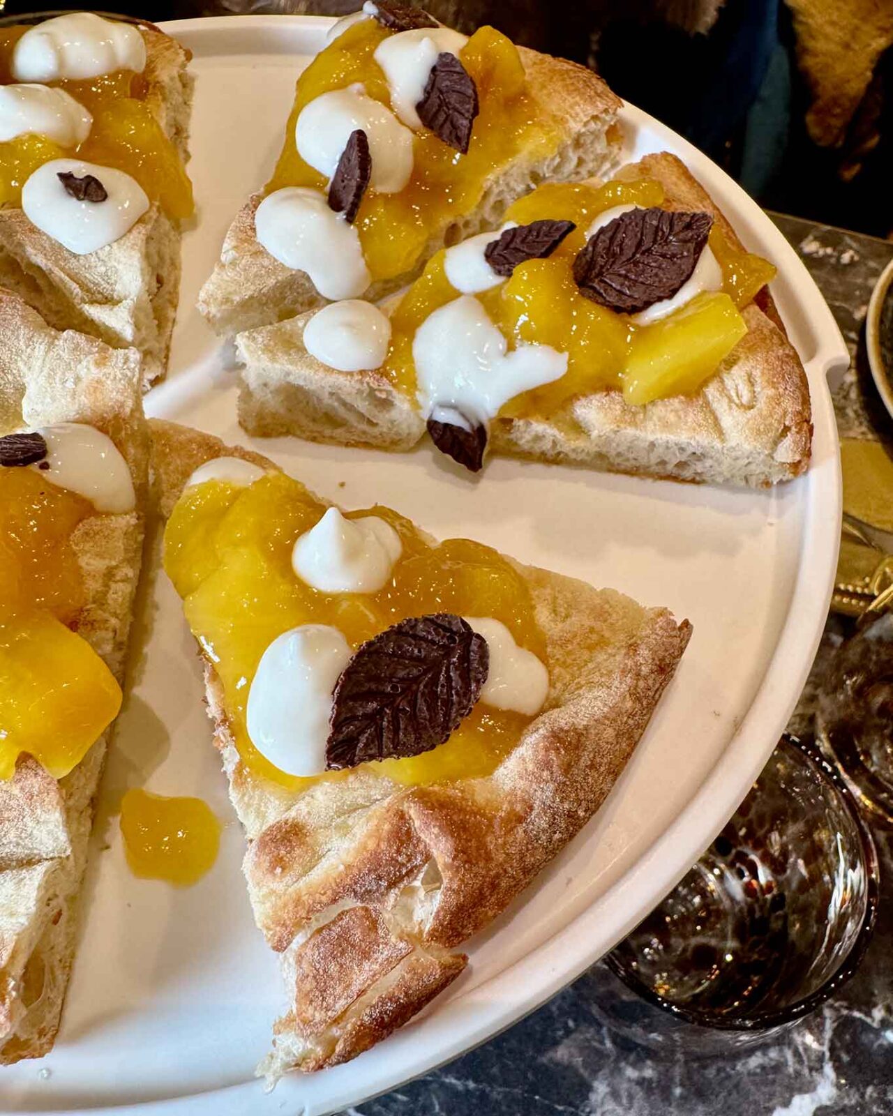 la pizza esotica con il cremoso di bufala