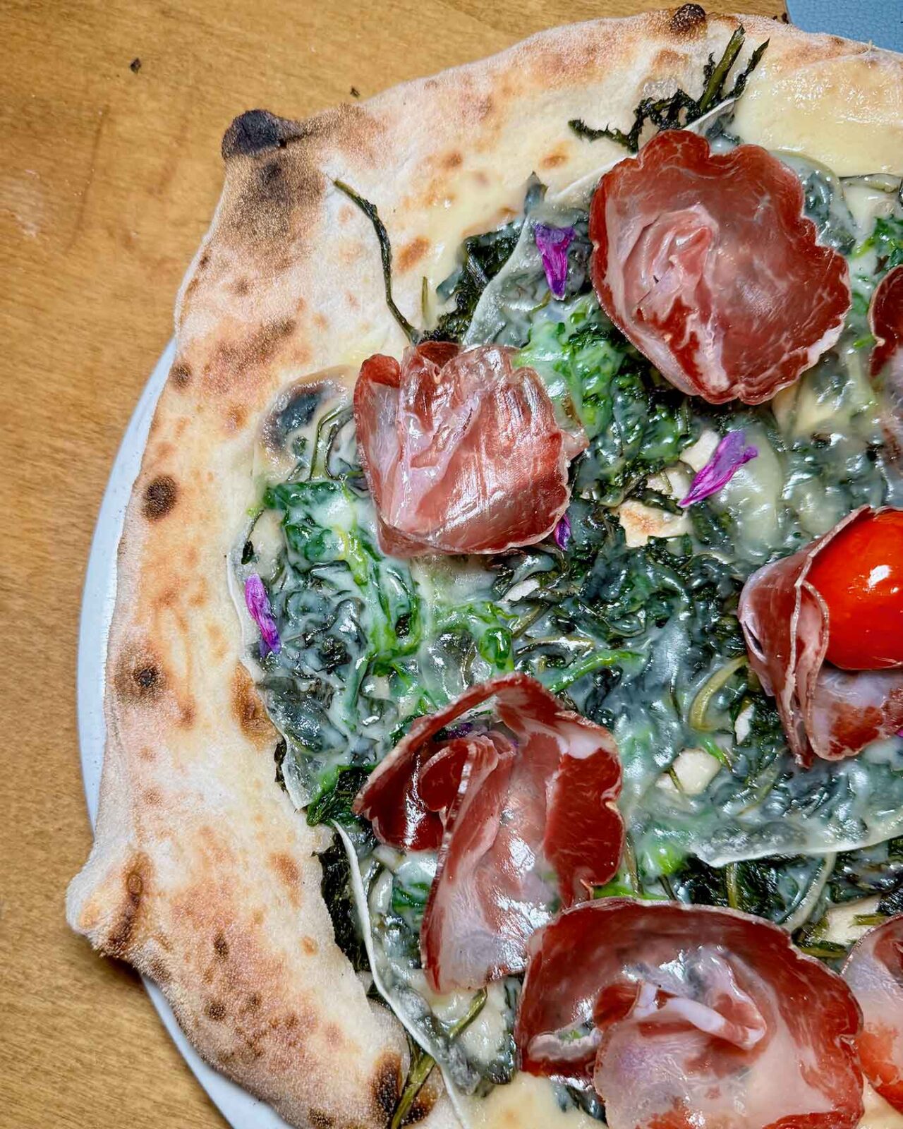 pizza maritata alla pizzeria Lucus ad Atella in Basilicata 