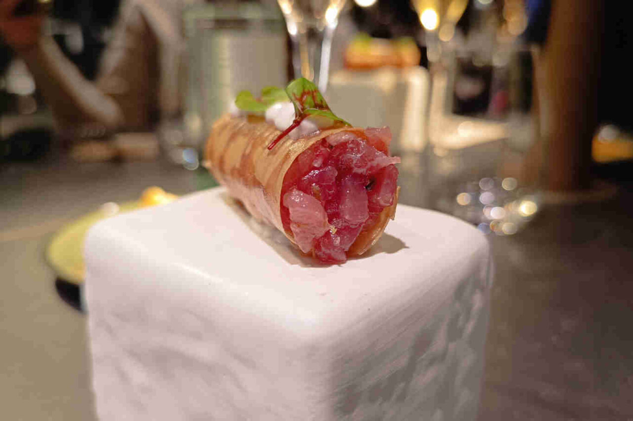 cannolo tonno e fillo di Ambrosia Rooftop