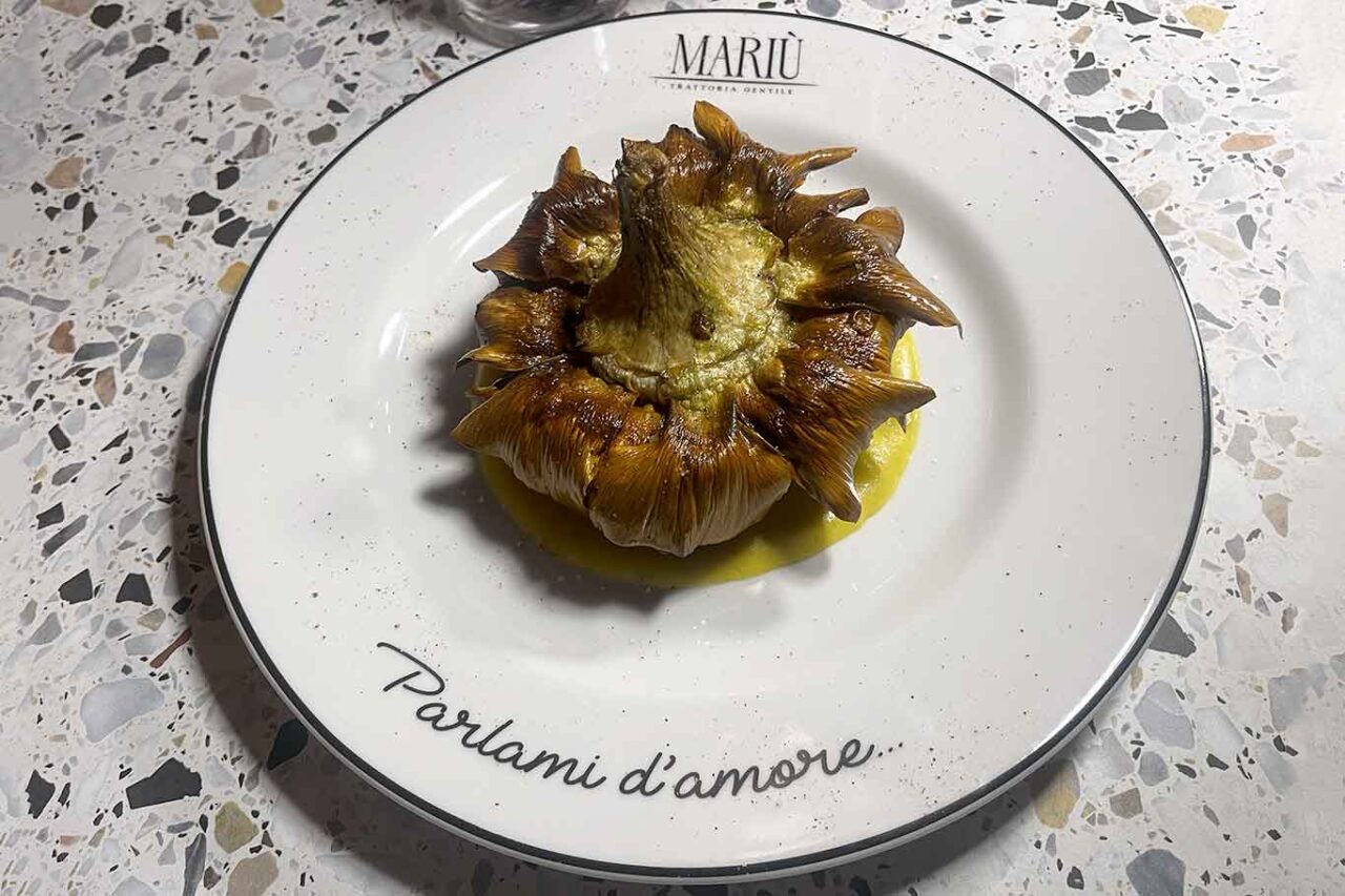 il carciofo alla giudia di Mariù Trattoria Gentile a Roma Garbatella