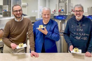 Iginio e Nicola Massari festeggiano il 3 e 14 con il dolce Pi Greco