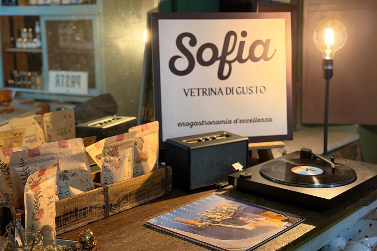 Sofia Vetrina di Gusto in Calabria Lampada 