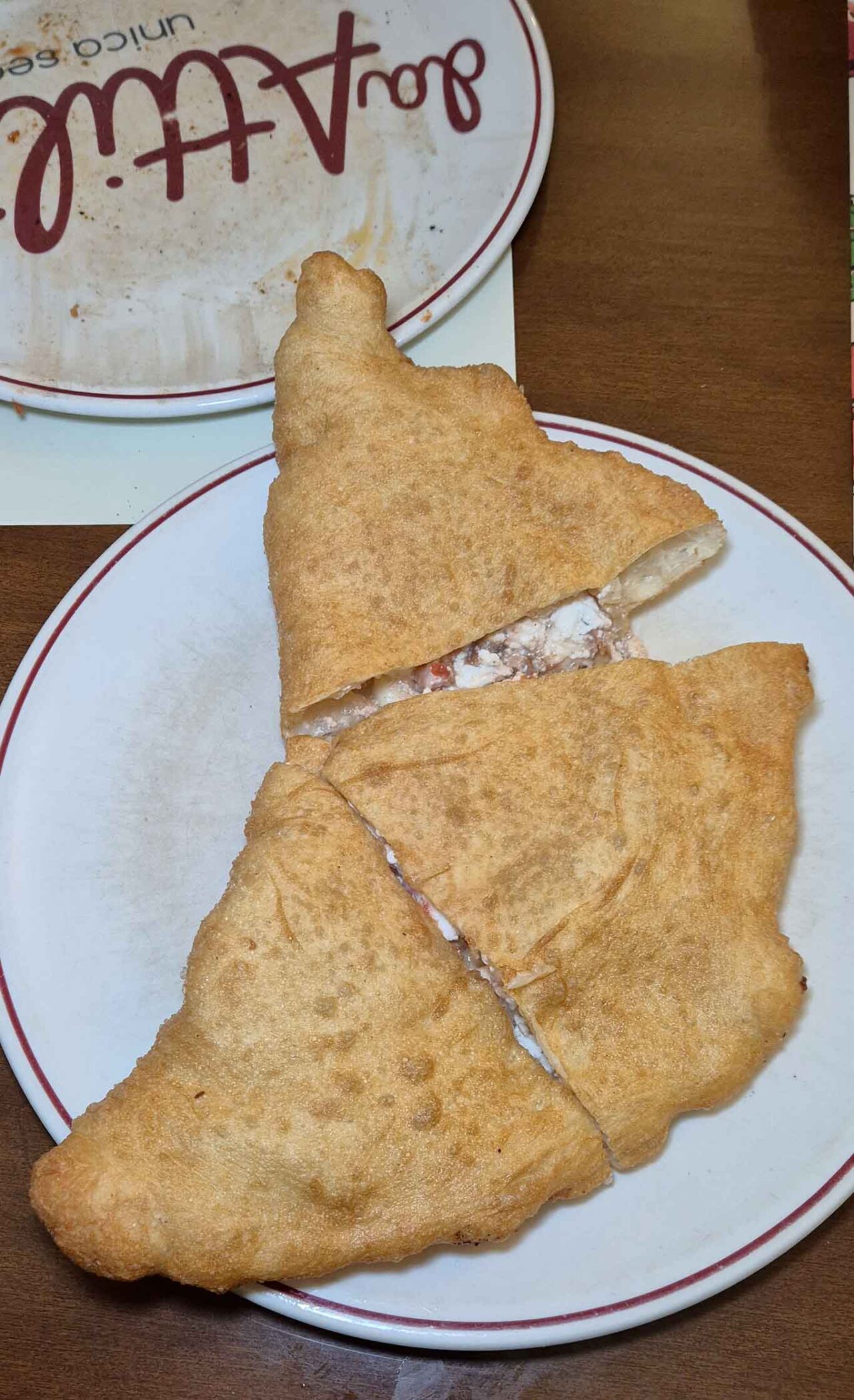 la pizza fritta della pizzeria Da Attilio alla Pignasecca a Napoli al Campionato 2026