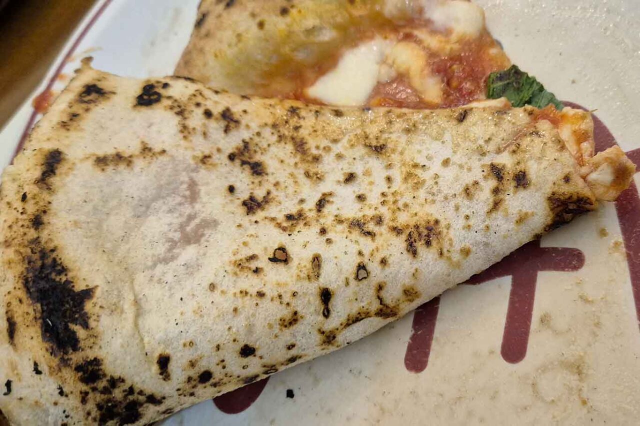 la cottura della pizza margherita della pizzeria Da Attilio alla Pignasecca a Napoli al Campionato 2026