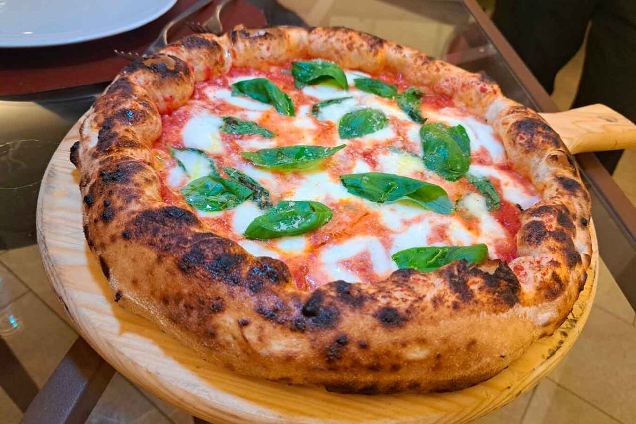 pizza margherita della pizzeria La Bolla di Caserta al Campionato della Pizza 2026