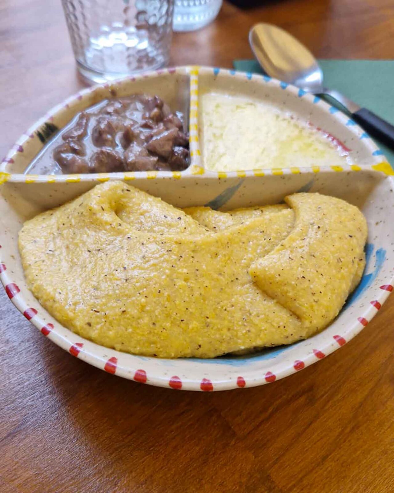 la polenta con carbonade e fonduta di gorgonzola