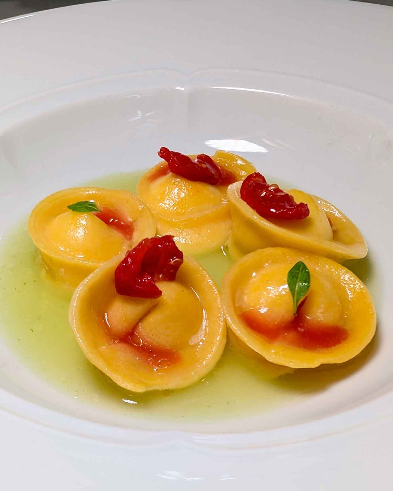 tortellini ai 3 pomodori del ristorante Attico sul Mare a Grottammare