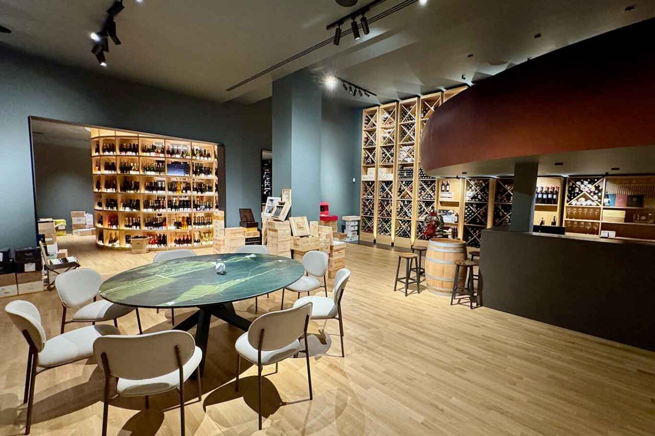 la nuova cantina del ristorante Cinque Foglie a Battipaglia 